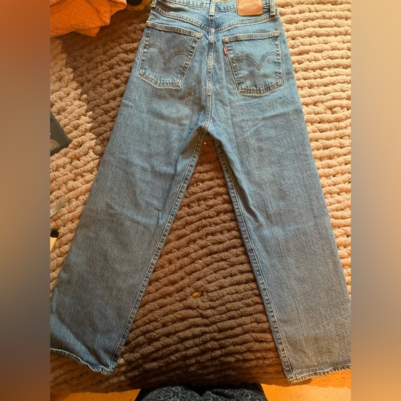 Levi Highrise Ribcage Straight Jeans - Picture 4 of 8